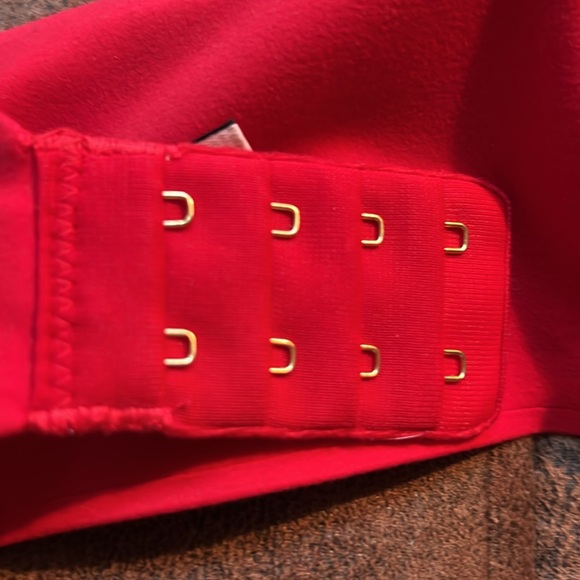 NWOT Incredible by Victoria Secret, Demi Bra, 38B. - Picture 7 of 10